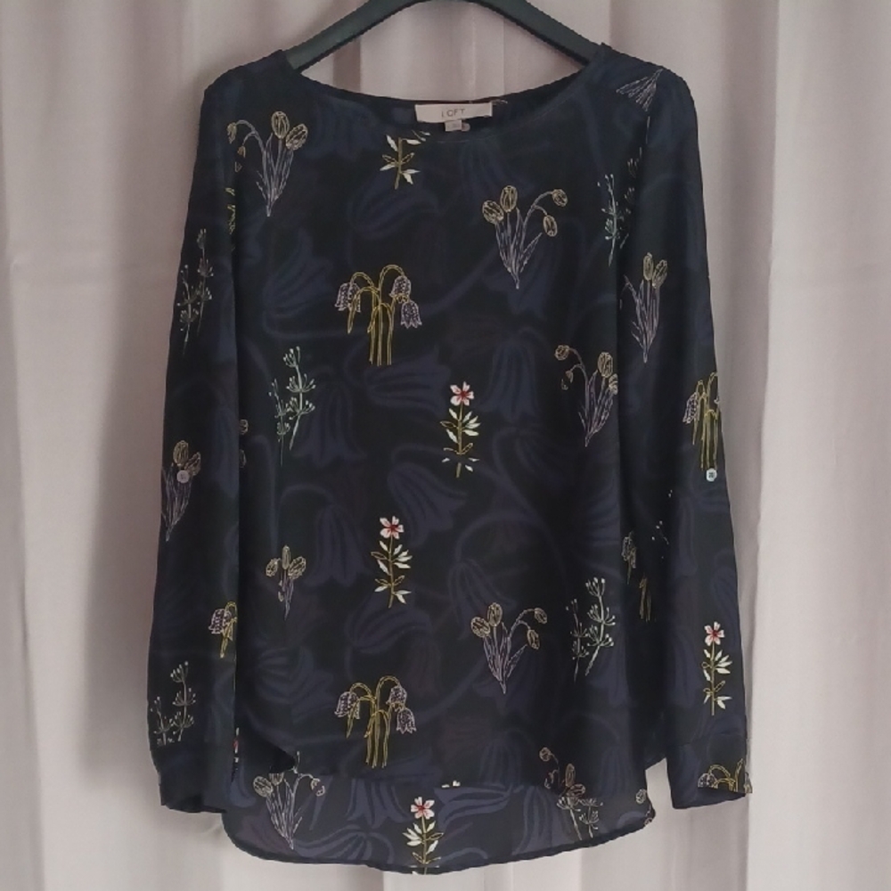 LOFT Black And Navy Floral Blouse High/Low Hem Roll Tab Sleeves Size M